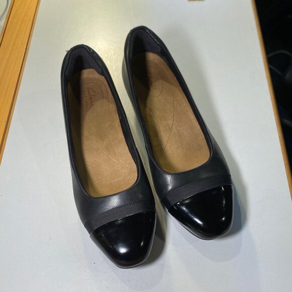 Clarks - Size 8M - Juliet Monte slip on, black caps - Picture 1 of 11